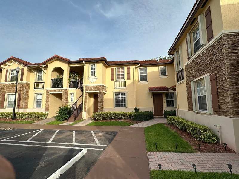 3 bedroom Condominium at 1575 NE 33 Avenue 101, Villas At Carmel, Homestead — photo 1