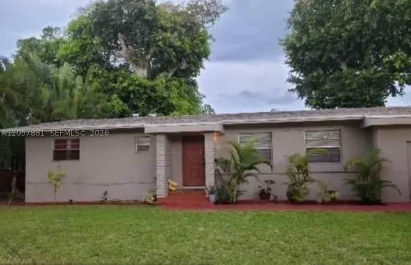 4 bedroom SingleFamilyResidence at 530 NE 130 St, Griffing Biscayne Pk Est, Miami — photo 1