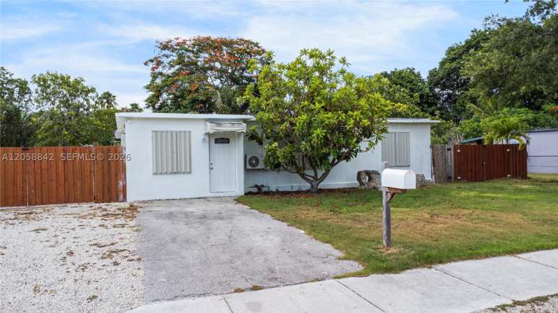 3 bedroom SingleFamilyResidence at 15431 Harding Ln, Leisure City Sec 1, Homestead — photo 1