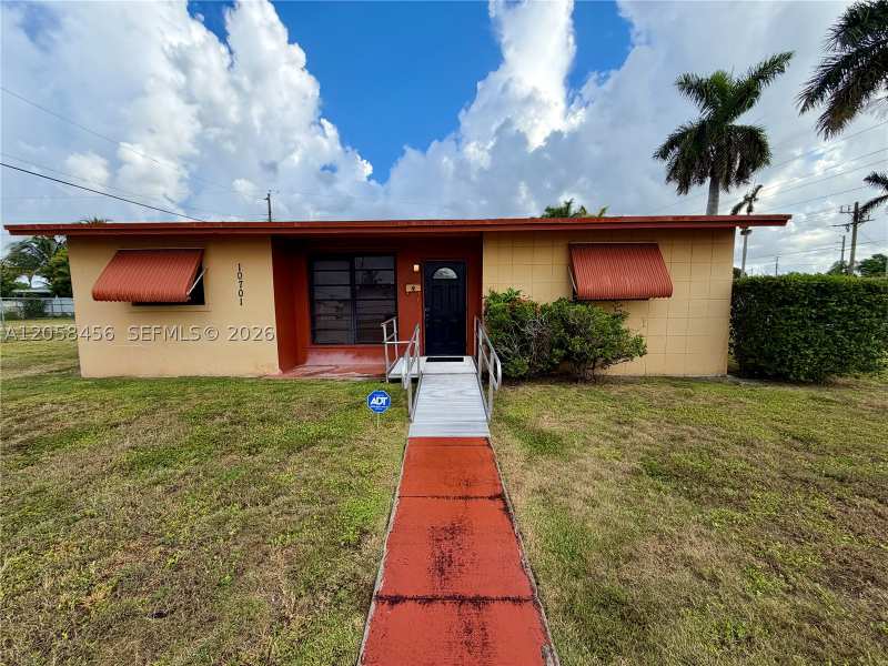 3 bedroom SingleFamilyResidence at 10701 SW 149th St, Richmond Heights Estates, Miami — photo 1