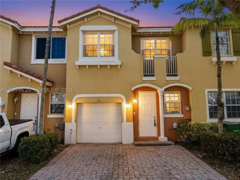 4 bedroom Townhouse at 531 NE 21st Ave, Portofino Villas West, Homestead — photo 1
