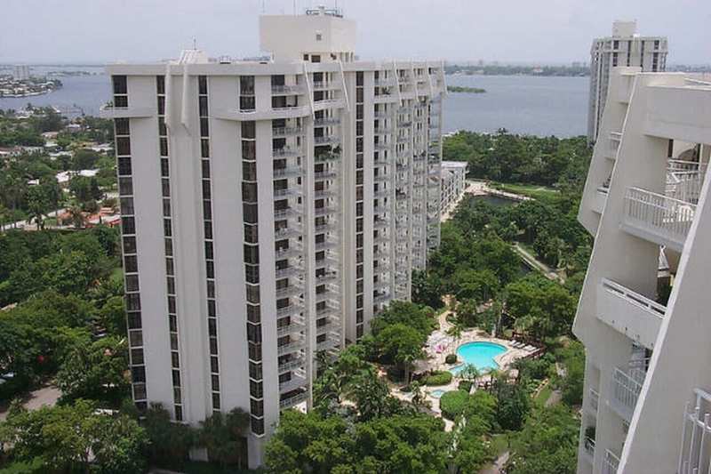 2 bedroom Condominium at 1000 Quayside Terrace 408, Towers Of Quayside Condo, Miami — photo 1