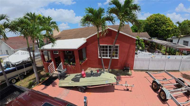 4 bedroom SingleFamilyResidence at 15737 NW 40th Ct, Venetian Gardens Acrespb, Miami Gardens — photo 1