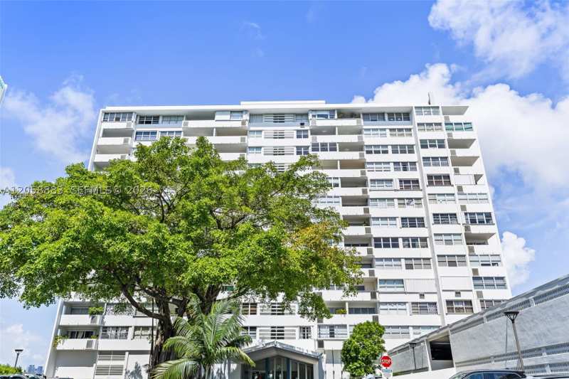 1 bedroom Condominium at 3 Island Ave 09L, Belle Isle, Miami Beach — photo 1