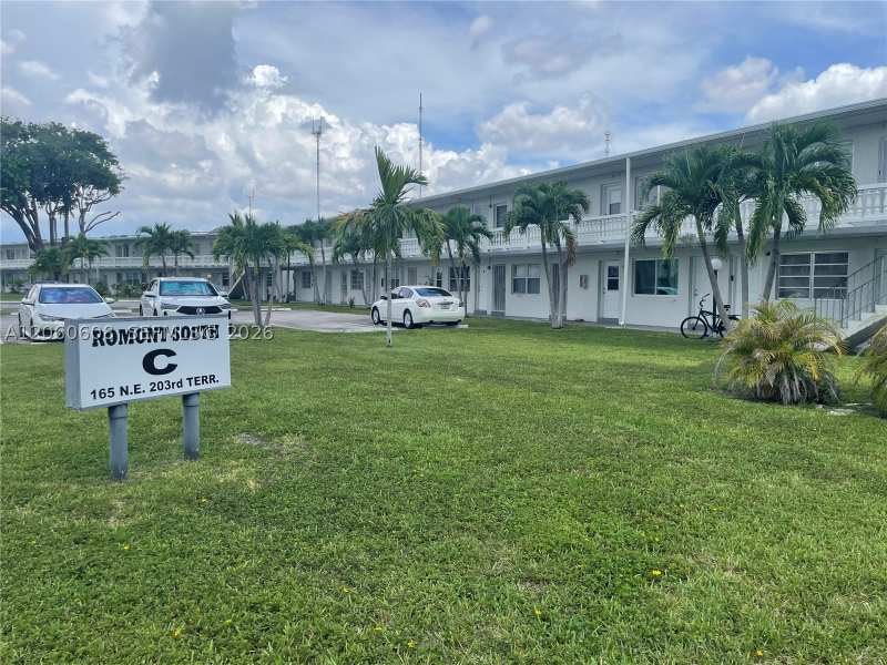 2 bedroom Condominium at 165 NE 203rd Ter 26, Ro-Mont South Condo C, Miami Gardens — photo 1