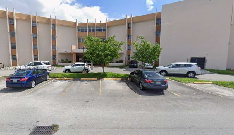 1 bedroom Condominium at 9678 Fontainebleau Blvd 311, Golfview Club At Fontaine, Miami — photo 1