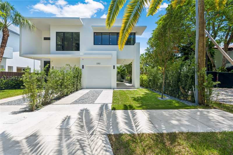 4 bedroom Townhouse at 3352 SW 28th Ter, Pomelo Park, Miami — photo 1
