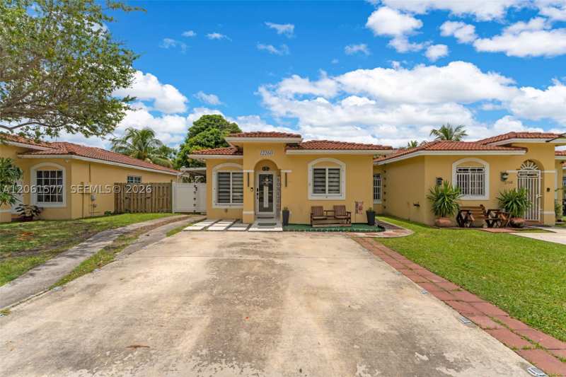 3 bedroom Condominium at 12260 SW 214th St 2, Ivon Condo, Miami — photo 1