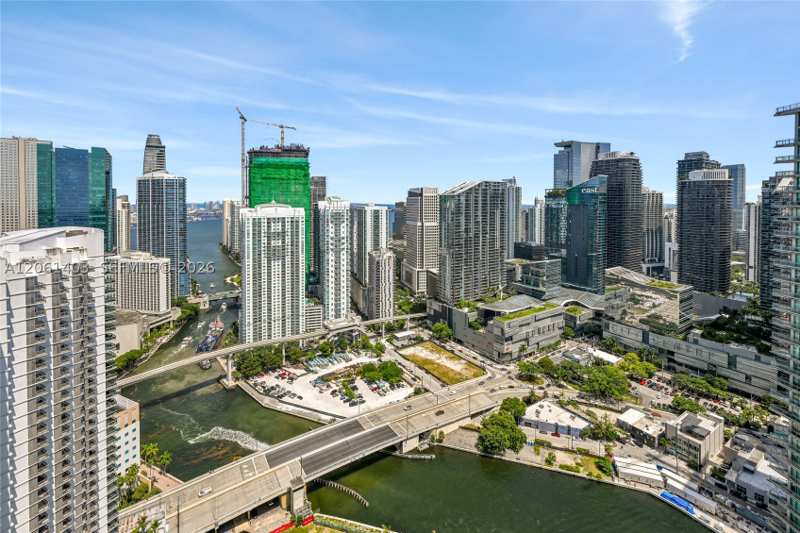 3 bedroom Condominium at 90 SW 3rd St Ph-17, Ivy Condo, Miami — photo 1