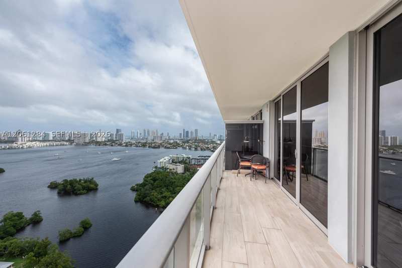 2 bedroom Condominium at 16385 Biscayne Blvd 2904, The Harbour North Condo, North Miami Beach — photo 1