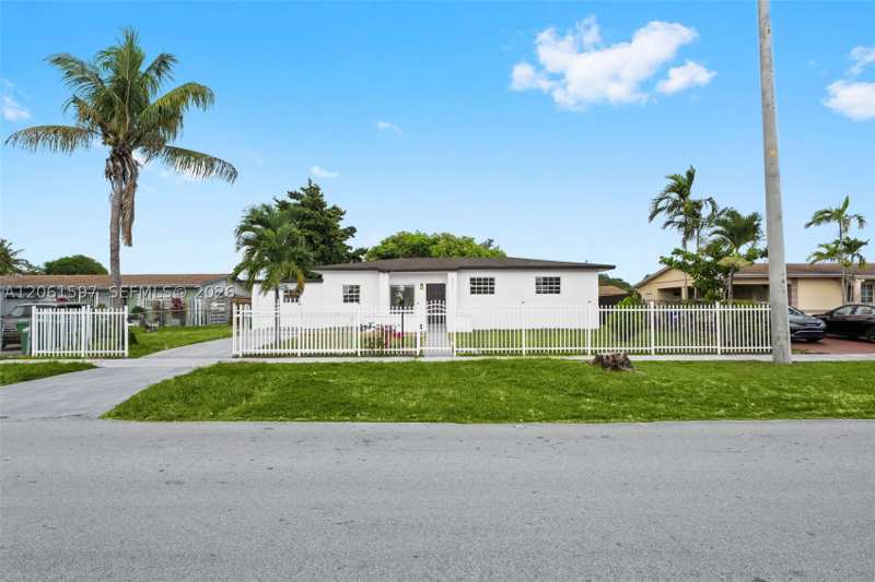 4 bedroom SingleFamilyResidence at 4011 NW 171st St, Carol City Corr Pl Of, Miami Gardens — photo 1