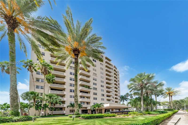 2 bedroom Condominium at 90 Edgewater Dr 501, Gables Waterway Towers Co, Coral Gables — photo 1