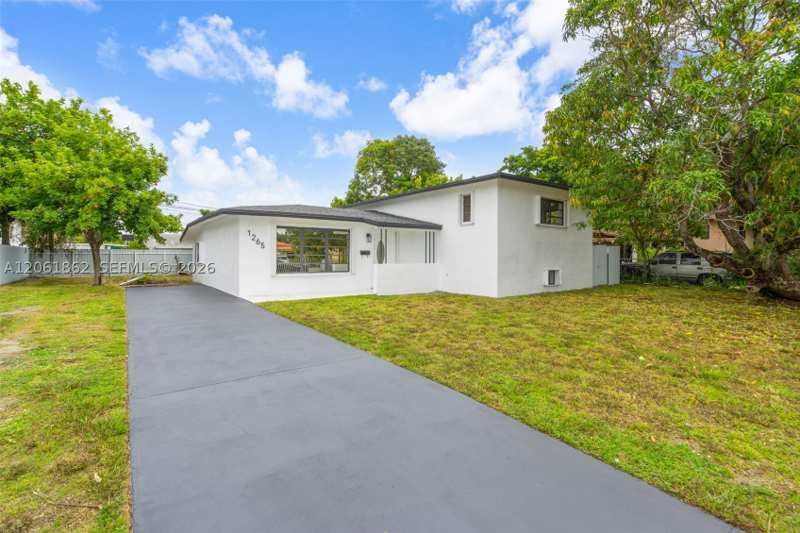 4 bedroom SingleFamilyResidence at 1265 NE 201st Ter, Mansionette Homes Sec 2, Miami — photo 1