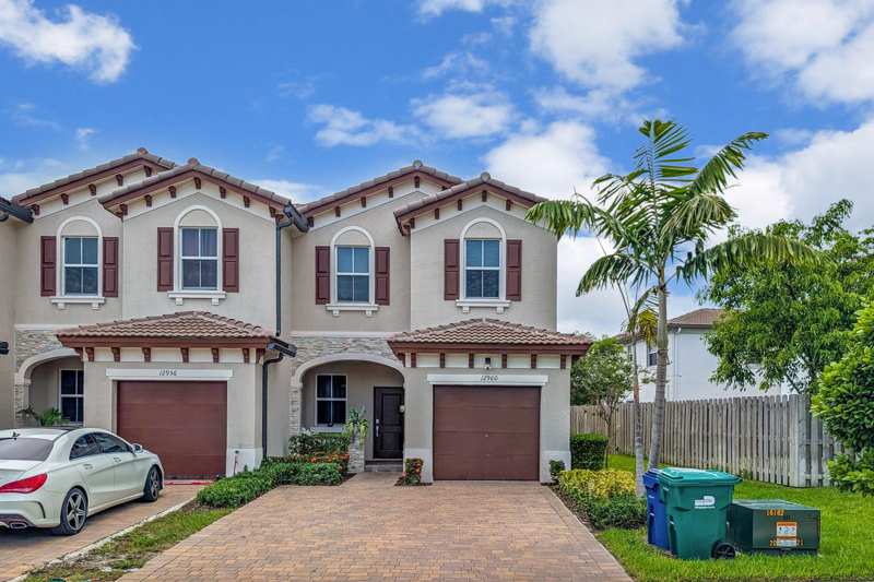 3 bedroom Townhouse at 12960 NW 22nd Place, Golf Park Sec 1, Miami — photo 1