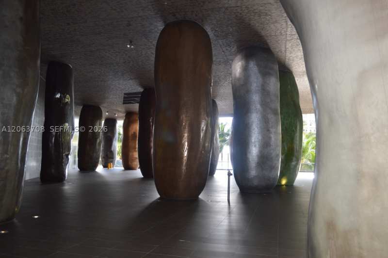 1 bedroom Condominium at 475 Brickell Ave 1814, Iconbrickell Condo No 1, Miami — photo 1