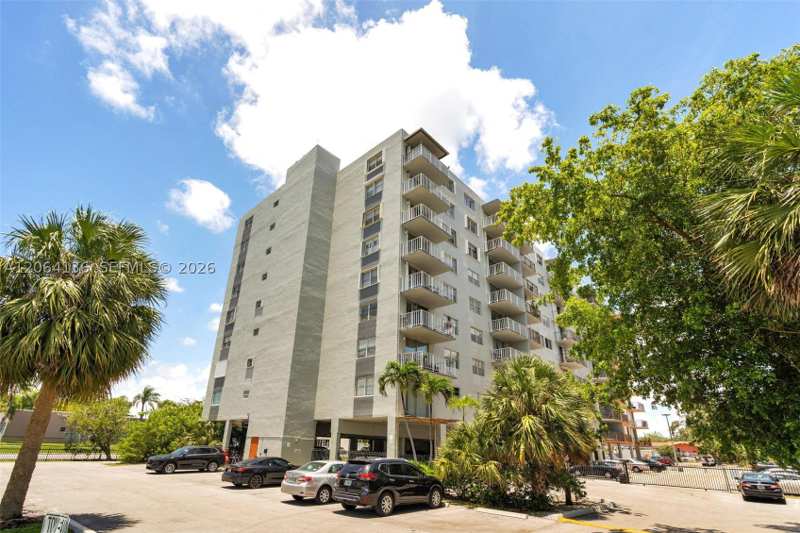 1 bedroom Condominium at 1465 NE 123rd St 416, Three Horizons South Cond, North Miami — photo 1