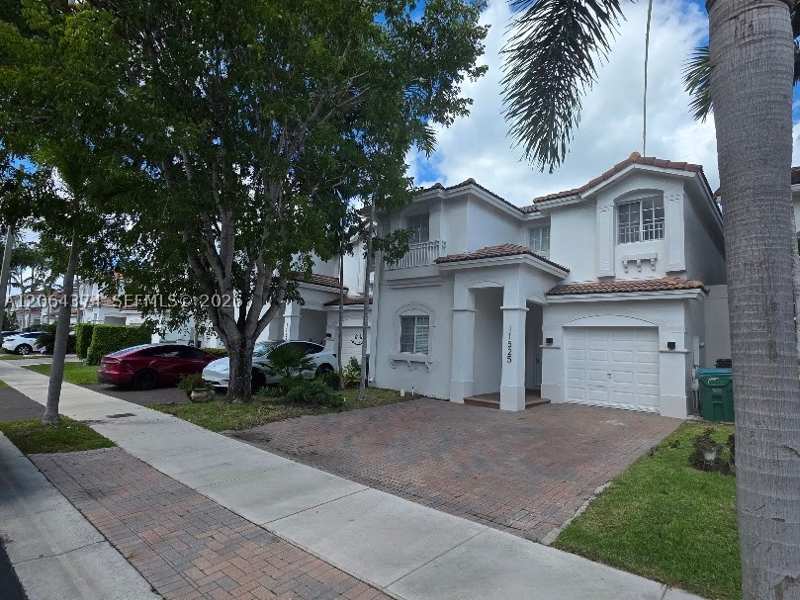 3 bedroom SingleFamilyResidence at 11525 NW 71st St, Doral Isles St Lucia, Doral — photo 1