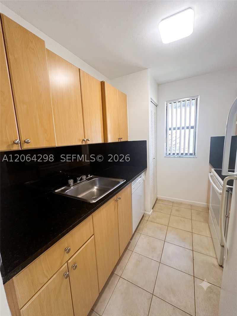 1 bedroom Condominium at 7220 NW 179 St 201, Villa Bellini Condo, Hialeah — photo 1