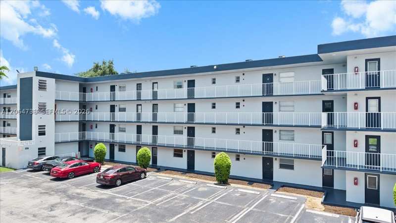 2 bedroom Condominium at 447 NE 195 th St 414, Royal Oaks Condo, Miami — photo 1