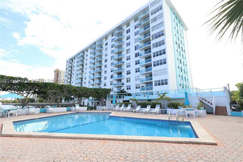 2 bedroom Condominium at 2841 NE 163rd St 1002, Stratford House Condo, North Miami Beach — photo 1