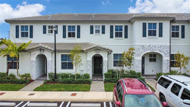 3 bedroom Townhouse at 29278 SW 162nd Ct, Cedar Pointe, Homestead — photo 1
