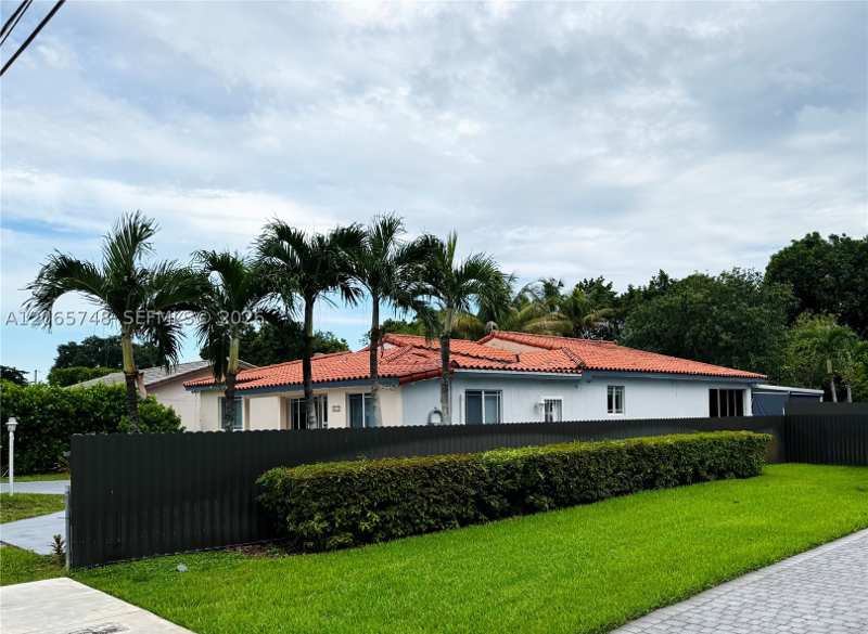 3 bedroom SingleFamilyResidence at 6010 SW 19 St, Tamiami Acres Plan 1, Miami — photo 1