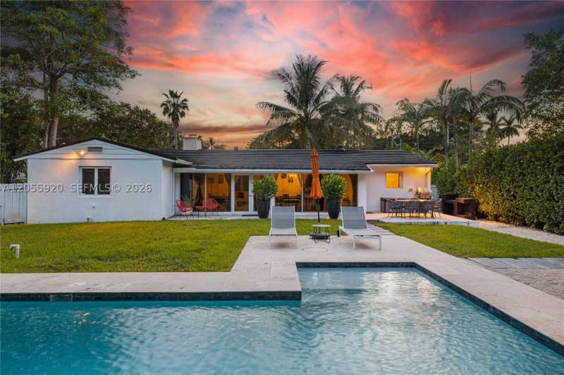 3 bedroom SingleFamilyResidence at 11403 NE 8th Ave, Amd Pl Griffing Biscayne, Biscayne Park — photo 1