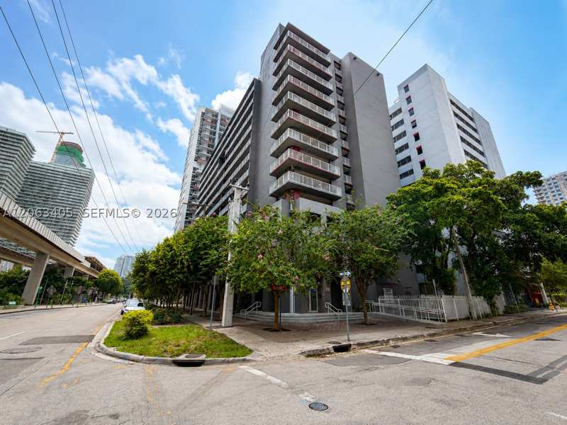 3 bedroom Condominium at 104 SW 9th St 1403, Casa Grande I Towers Cond, Miami — photo 1