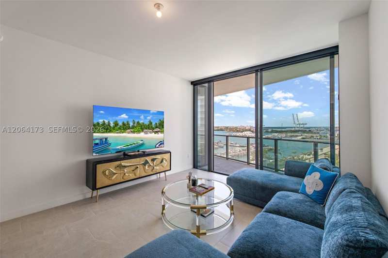 1 bedroom Condominium at 500 Alton Rd 1204, Five Park, Miami Beach — photo 1