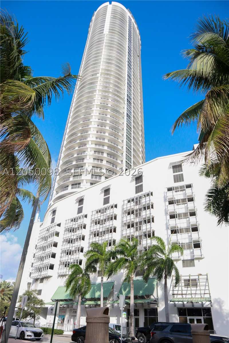 1 bedroom Condominium at 1750 N Bayshore Dr 3411, Opera Tower Condo, Miami — photo 1