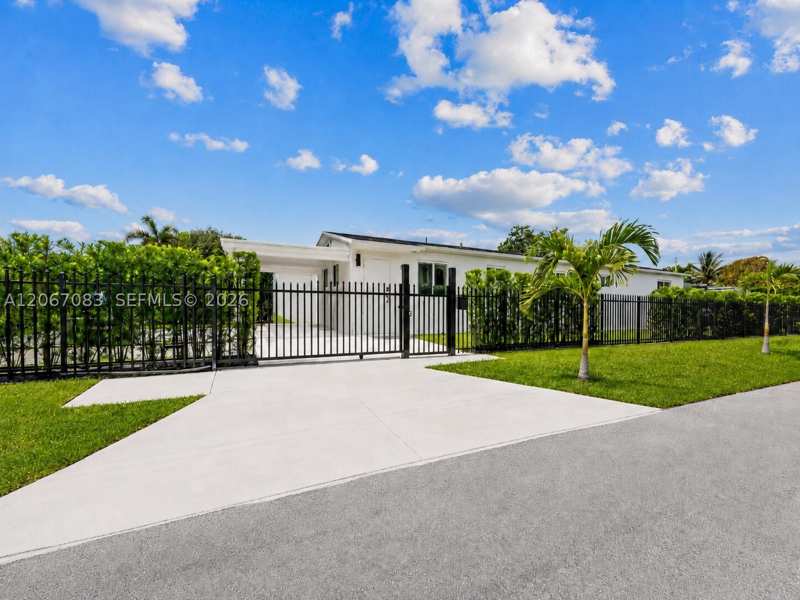 3 bedroom SingleFamilyResidence at 3930 W 2nd Ave, Plat Of Anacris, Hialeah — photo 1