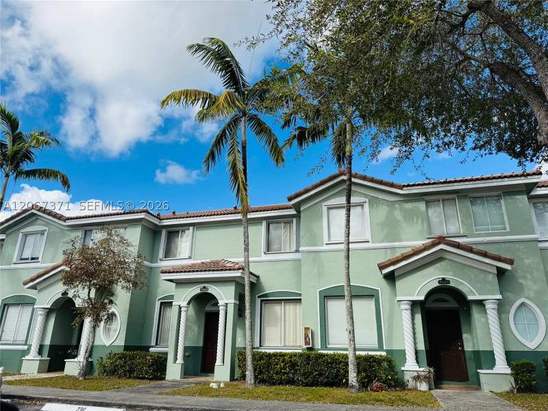 3 bedroom Townhouse at 1527 SE 24th Ct 234, Shoma Townhomes At Keysco, Homestead — photo 1