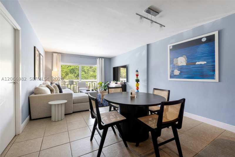 1 bedroom Condominium at 100 Edgewater Dr 309, Waters Edge Of Coral Gabl, Coral Gables — photo 1
