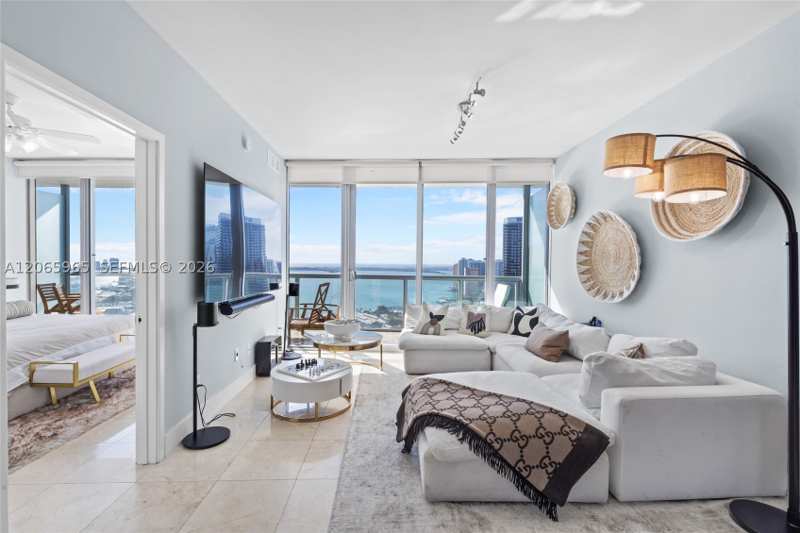 1 bedroom Condominium at 888 Biscayne Blvd 4203, Marinablue Condo, Miami — photo 1