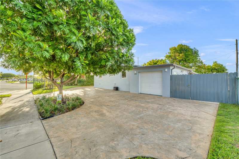 3 bedroom SingleFamilyResidence at 4275 SW 87th Ave, Tropical Highlands, Miami — photo 1