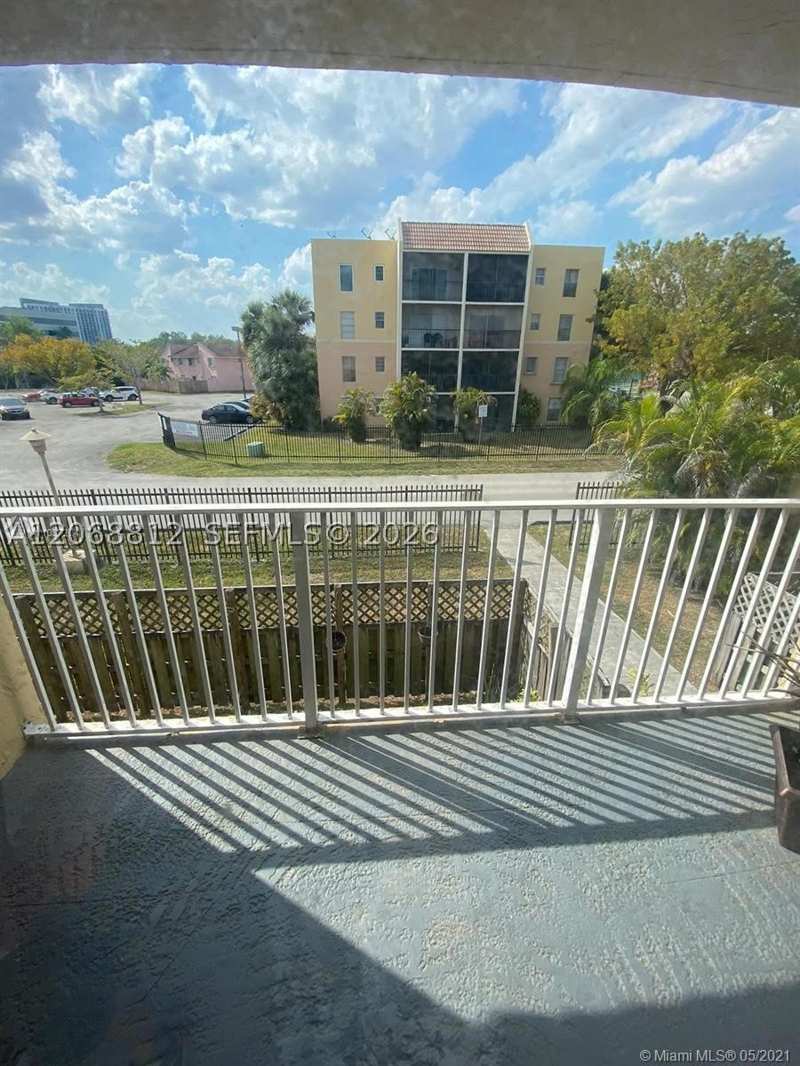 2 bedroom Condominium at 5241 Geneva Way 203, Doral Gardens II Condo, Doral — photo 1