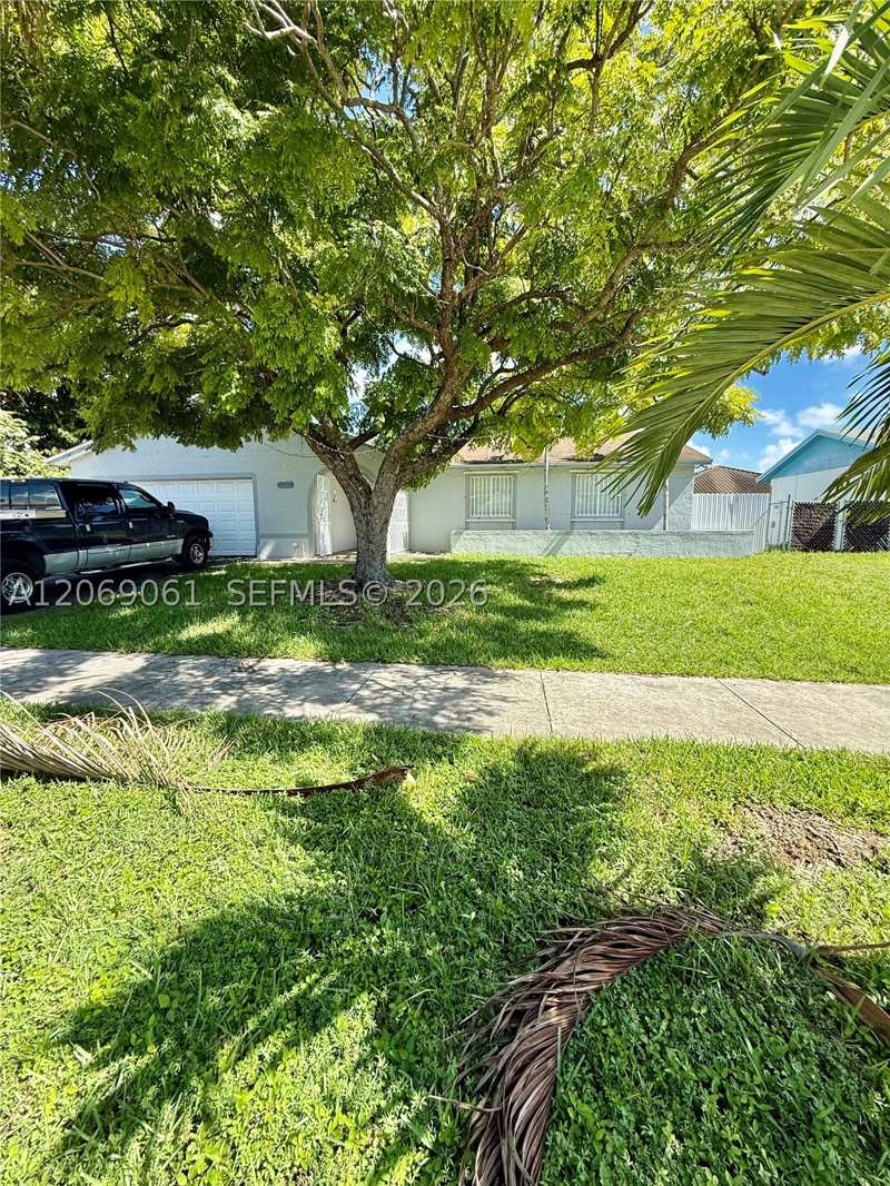 3 bedroom SingleFamilyResidence at 13237 SW 257th Ter, Meadow Wood Manor Sec 5, Homestead — photo 1