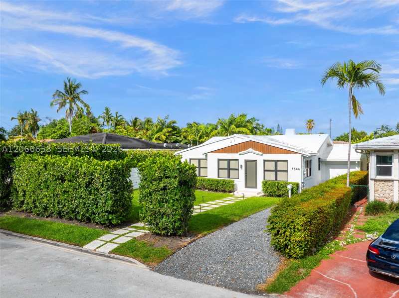 3 bedroom SingleFamilyResidence at 8844 Abbott Ave, Normandy Beach 2nd Amd Pl, Surfside — photo 1