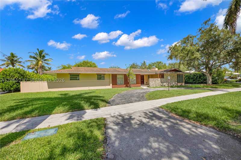 4 bedroom SingleFamilyResidence at 11800 SW 72nd Ave, Montgomery East Sec 2, Pinecrest — photo 1