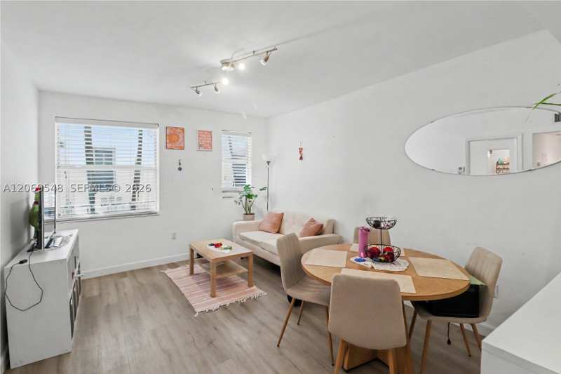 1 bedroom Condominium at 1550 Drexel Ave 103, Ohio Apartment Bldg Condo, Miami Beach — photo 1