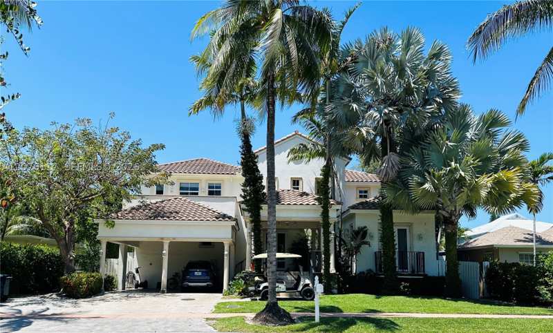 5 bedroom SingleFamilyResidence at 335 W Enid Dr, Biscayne Key Estates, Key Biscayne — photo 1