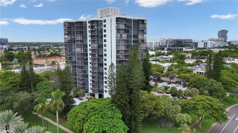 1 bedroom Condominium at 20100 W Country Club Dr 403, Bonavida Condo, Aventura — photo 1