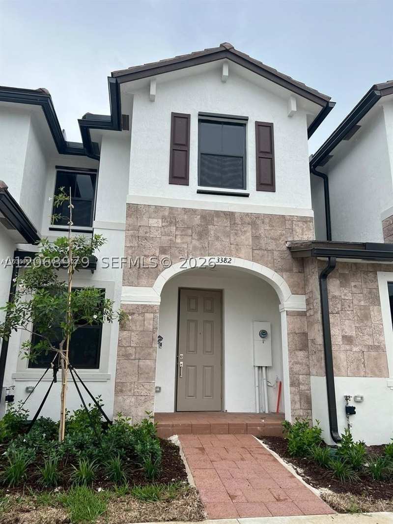 3 bedroom Townhouse at 3382 W 114th Ter, Aquabella North, Hialeah — photo 1