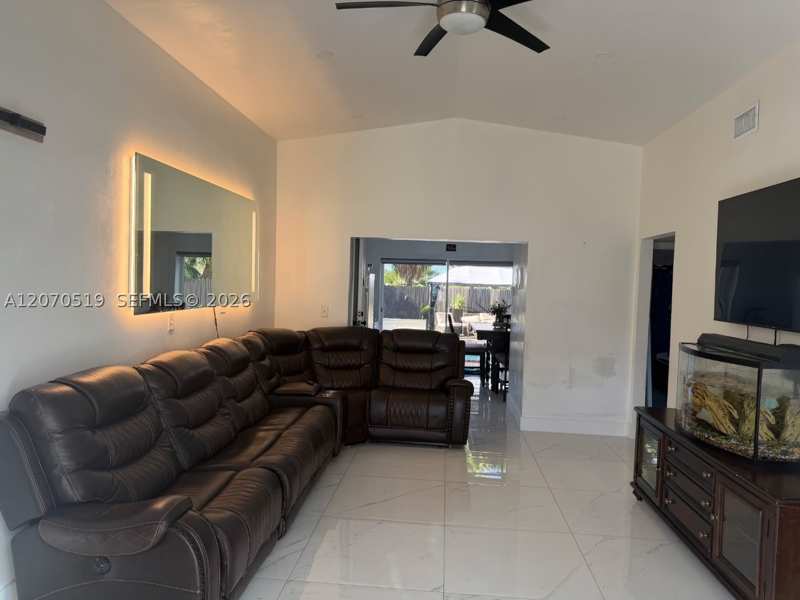 4 bedroom SingleFamilyResidence at 11818 SW 273rd Ln, Cutler Landings 1st Addn, Homestead — photo 1