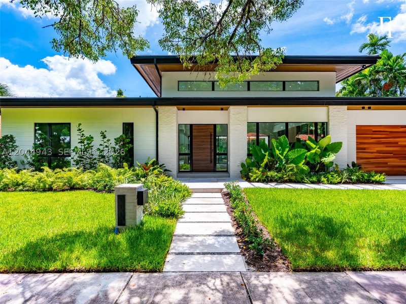 4 bedroom SingleFamilyResidence at 1111 Alberca St, Granada Place Amd Pl, Coral Gables — photo 1