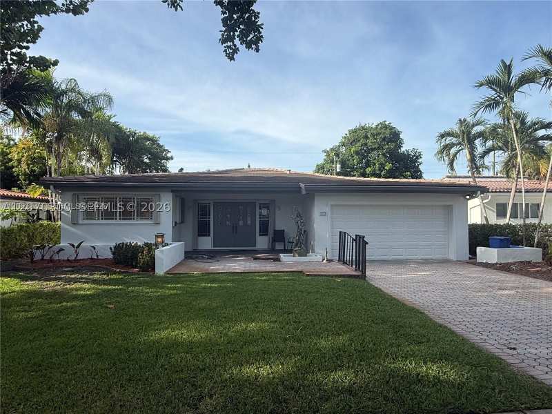 3 bedroom SingleFamilyResidence at 1532 Trillo Ave, Coral Gables Riviera Sec, Coral Gables — photo 1