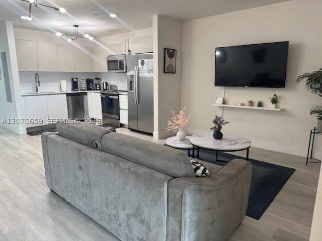 1 bedroom Condominium at 19380 NE 26 Ave 304, Aventura Village, Miami — photo 1