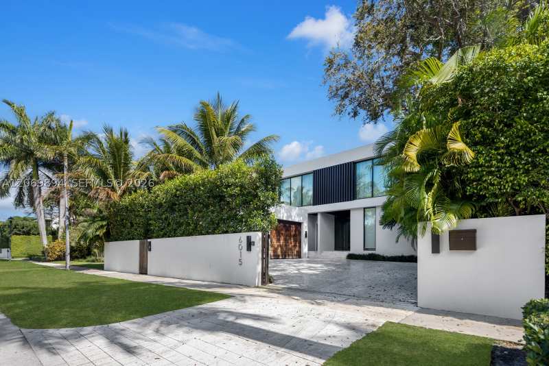 6 bedroom SingleFamilyResidence at 6015 N Bay Rd, La Gorce Golf Sub, Miami Beach — photo 1