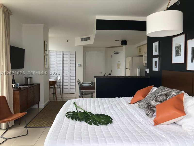 1 bedroom Condominium at 2889 Mcfarlane Rd 1610, Mutiny Park Condo, Miami — photo 1