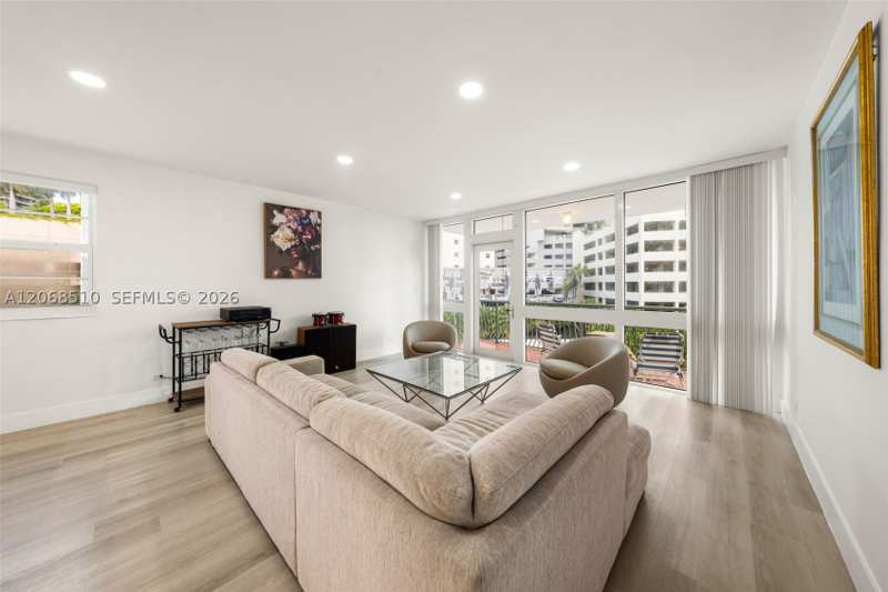 2 bedroom Condominium at 1408 Brickell Bay Dr 518, Brickell Bay Tower Condo, Miami — photo 1